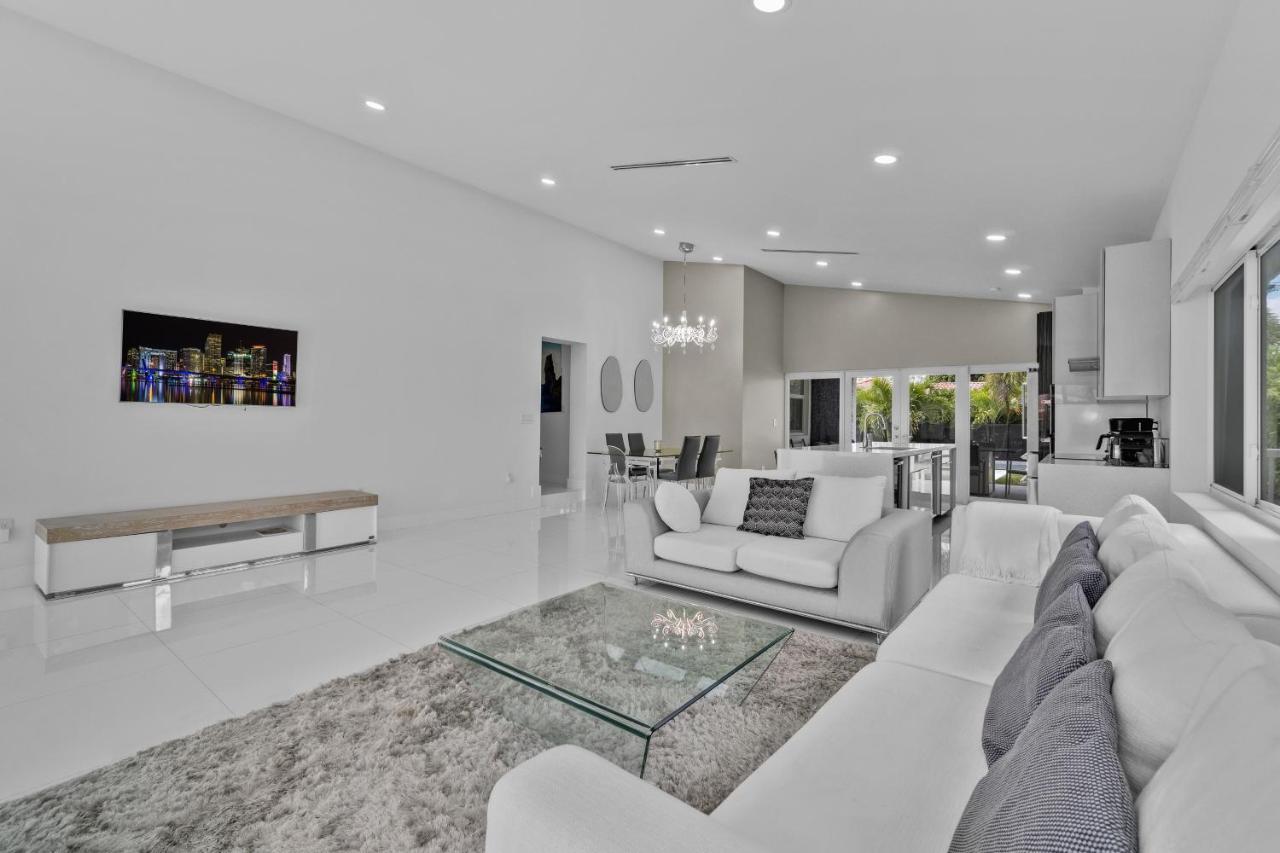 Luxury House 4 Beds Heated Pool W Jaccuzzi Apartamento North Bay Village Exterior foto