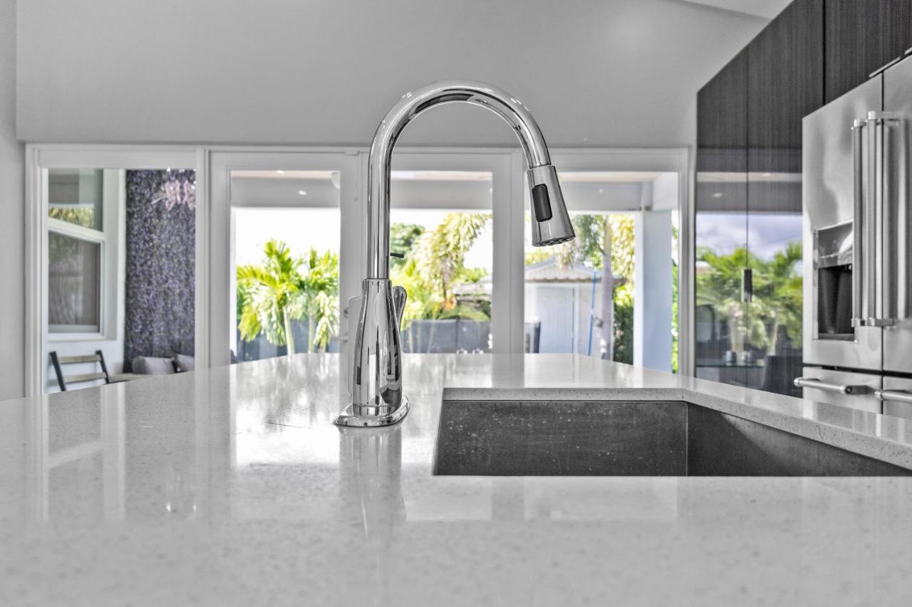 Luxury House 4 Beds Heated Pool W Jaccuzzi Apartamento North Bay Village Exterior foto