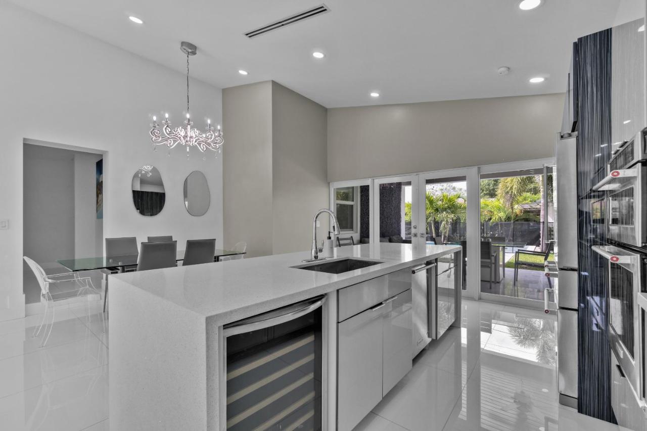 Luxury House 4 Beds Heated Pool W Jaccuzzi Apartamento North Bay Village Exterior foto